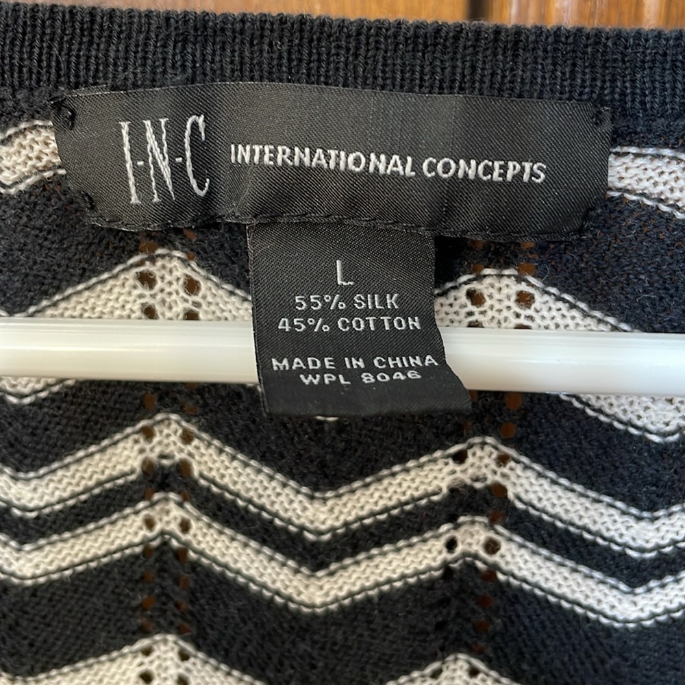 INC UEC Womens Size Large Black White Chevron Stripe Sweater Scoop Neck Bell Slv - Picture 3 of 10